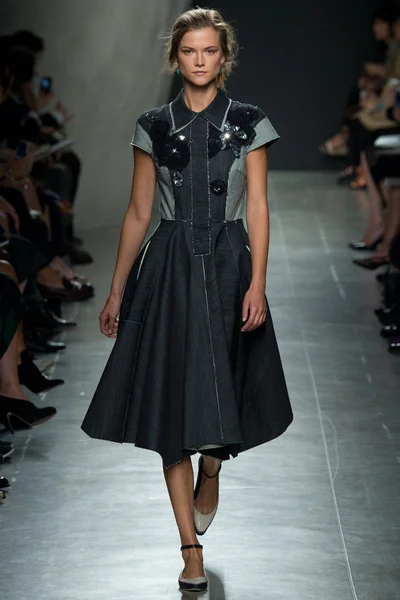 Look 16